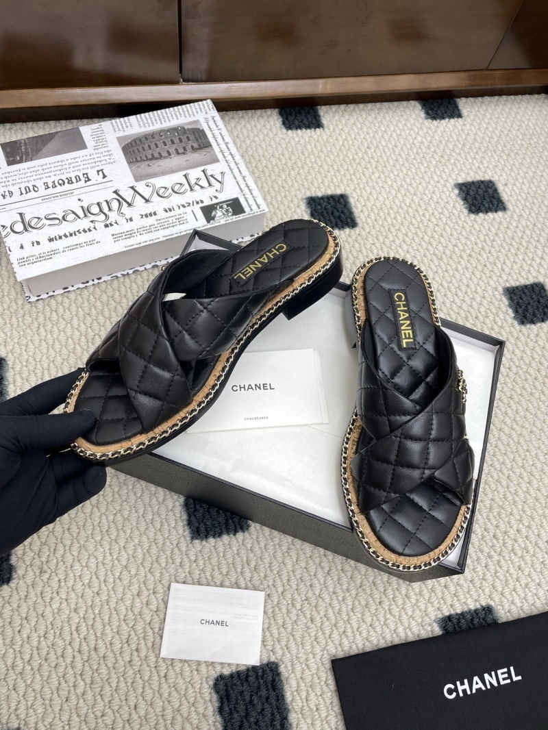 Ch**el slippers